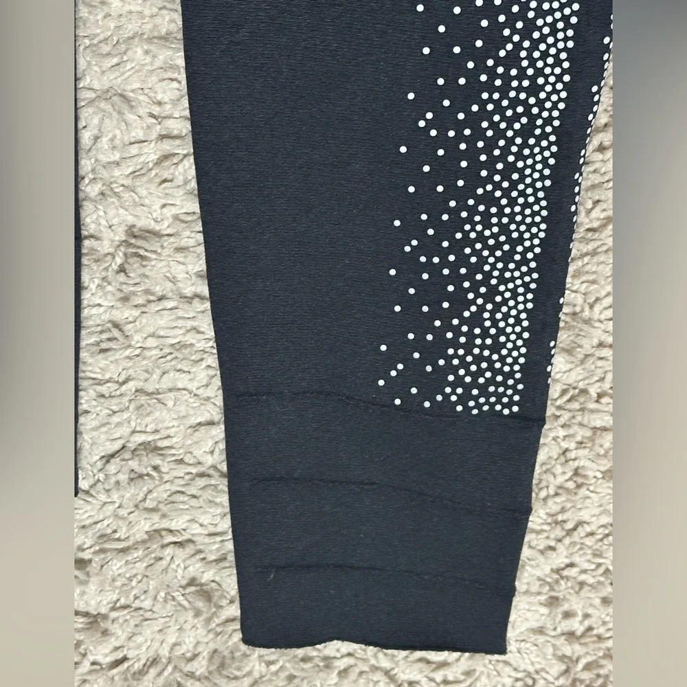 NWOT! Fabletics High-Waisted Sculptknit® Reflective Legging size XS - Picture 8 of 10